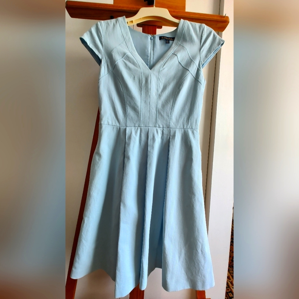 Brooks Brothers lightbule cotton s/s dress.